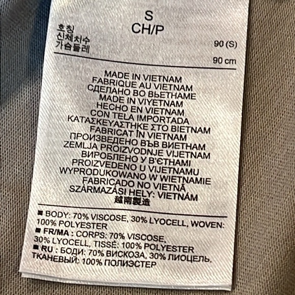 BANANA REPUBLICAN BEIGE FLOWING SPAGHETTI STRAP TOP SIZE SMALL. - Picture 11 of 12